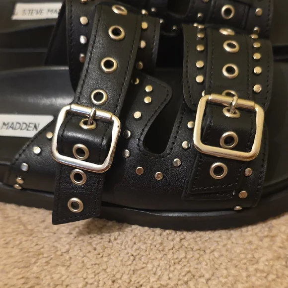 Steve Madden Double Buckle Black Sandals w/Silver Grommets & Details - Picture 3 of 11